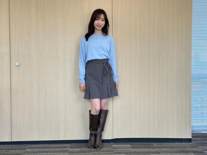 林佑香さんのミニスカート姿の画像